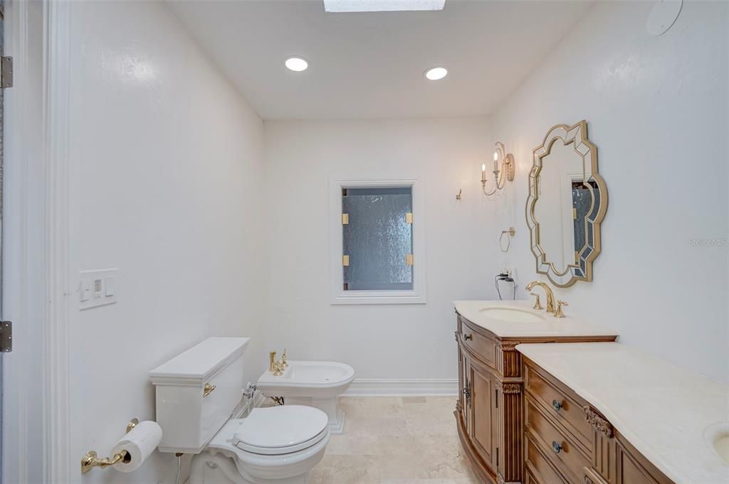 En Venta: $999,999 (3 camas, 4 baños, 3750 Pies cuadrados)