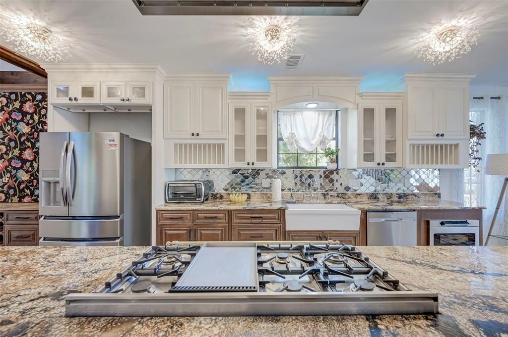 En Venta: $999,999 (3 camas, 4 baños, 3750 Pies cuadrados)