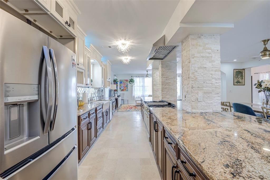 En Venta: $999,999 (3 camas, 4 baños, 3750 Pies cuadrados)