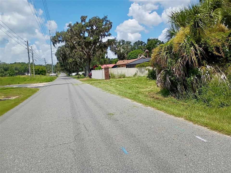 На продажу: $70,000 (0.68 acres)