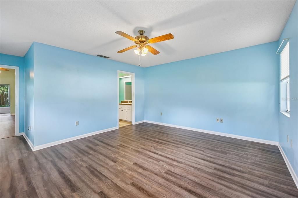 For Sale: $248,500 (3 beds, 2 baths, 1510 Square Feet)