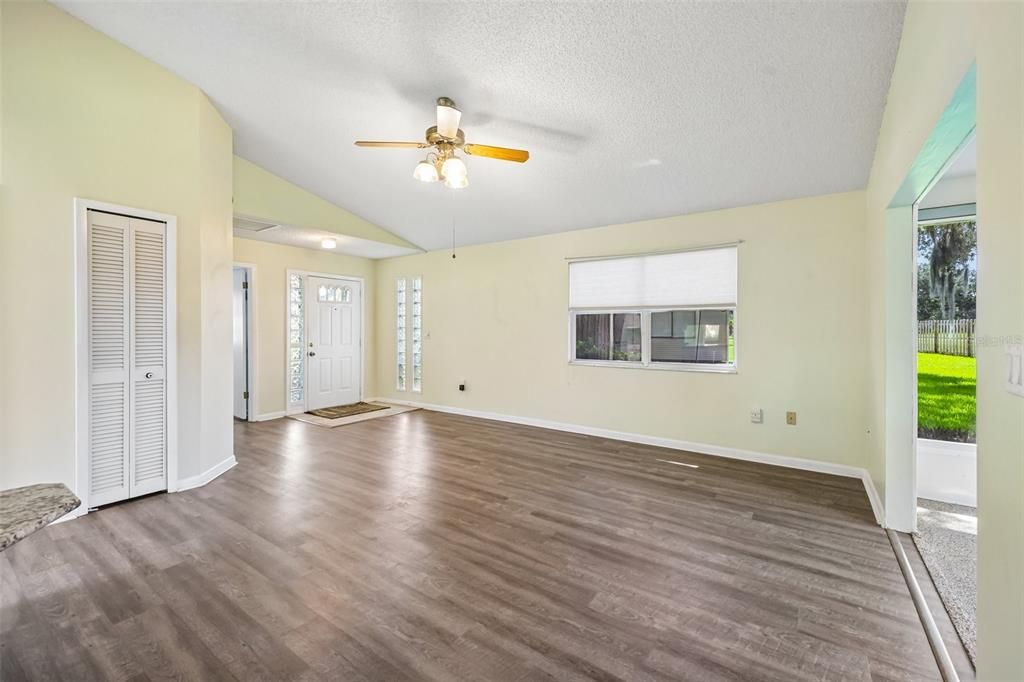 For Sale: $248,500 (3 beds, 2 baths, 1510 Square Feet)