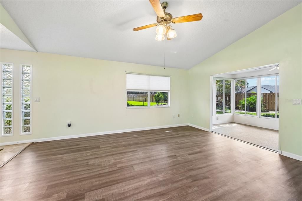 For Sale: $248,500 (3 beds, 2 baths, 1510 Square Feet)