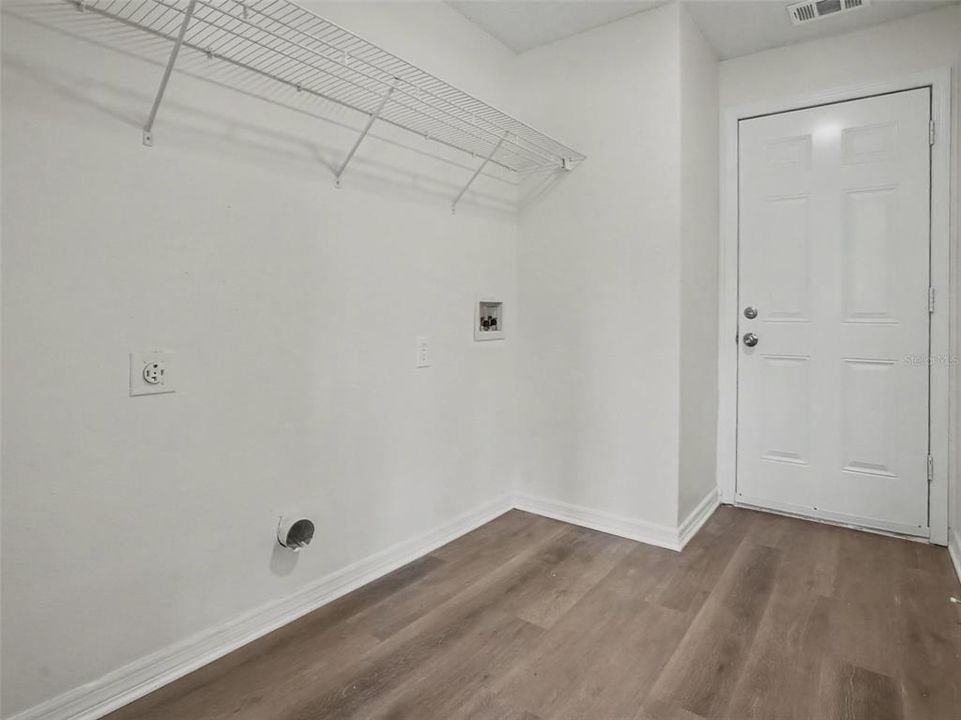 На продажу: $414,900 (3 спален, 2 ванн, 2375 Квадратных фут)