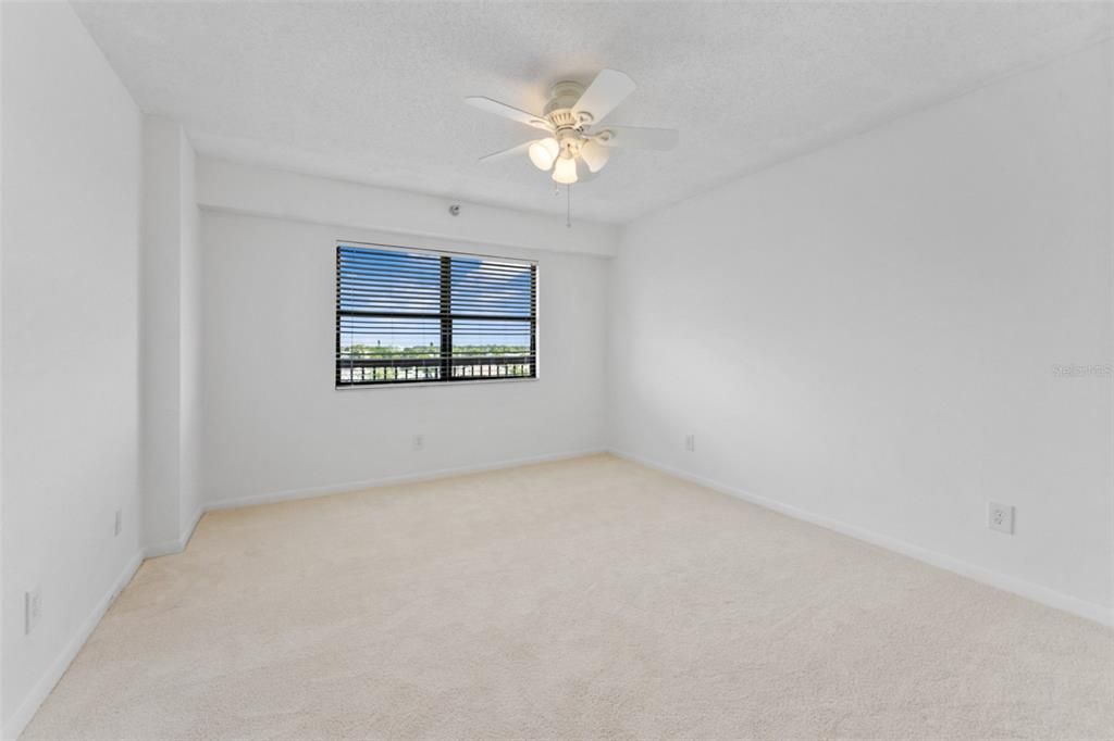 For Sale: $250,000 (2 beds, 2 baths, 1280 Square Feet)