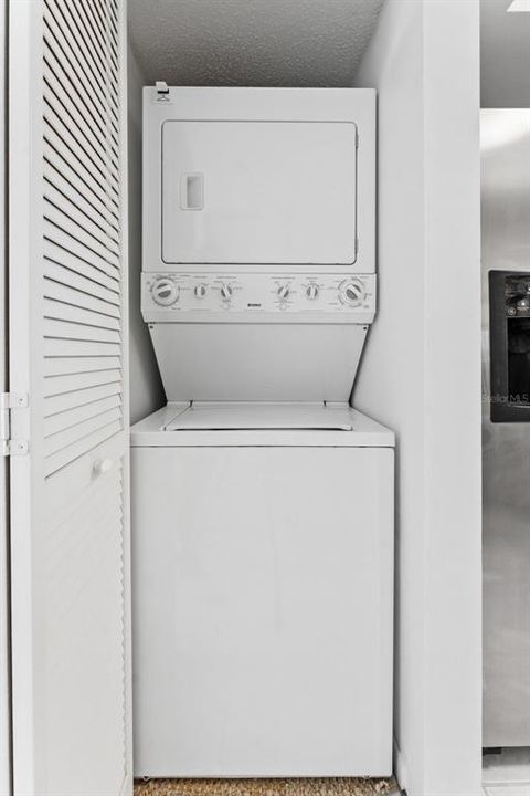 For Sale: $250,000 (2 beds, 2 baths, 1280 Square Feet)