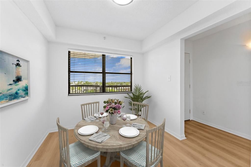For Sale: $250,000 (2 beds, 2 baths, 1280 Square Feet)