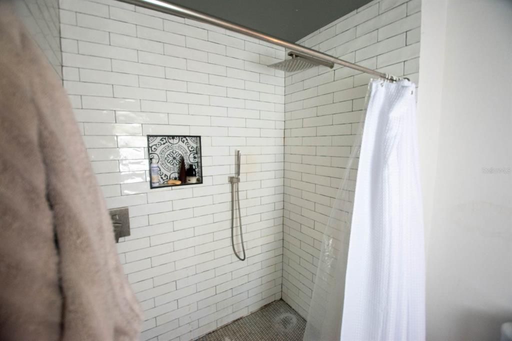 En Venta: $228,000 (3 camas, 2 baños, 2240 Pies cuadrados)