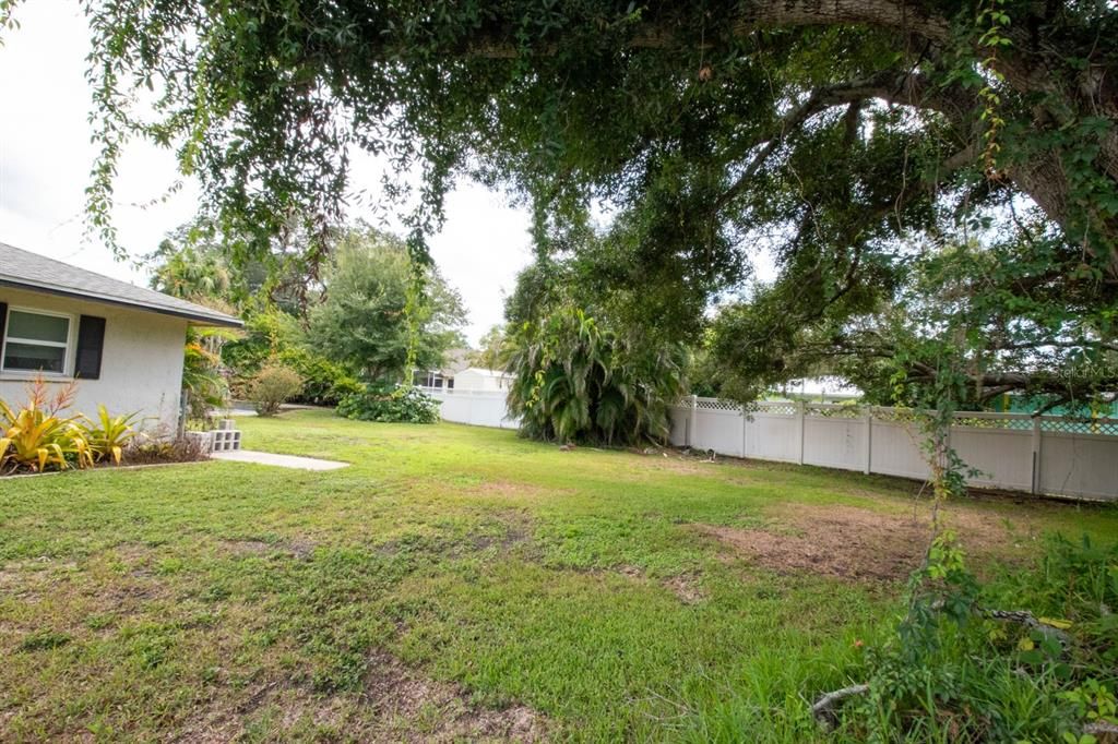 En Venta: $228,000 (3 camas, 2 baños, 2240 Pies cuadrados)