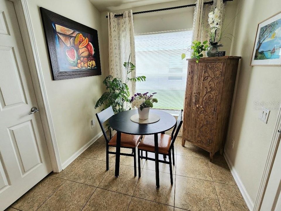 En Venta: $349,000 (4 camas, 2 baños, 1604 Pies cuadrados)