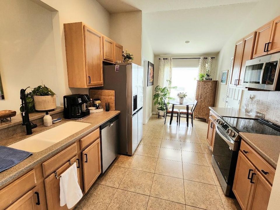 En Venta: $349,000 (4 camas, 2 baños, 1604 Pies cuadrados)