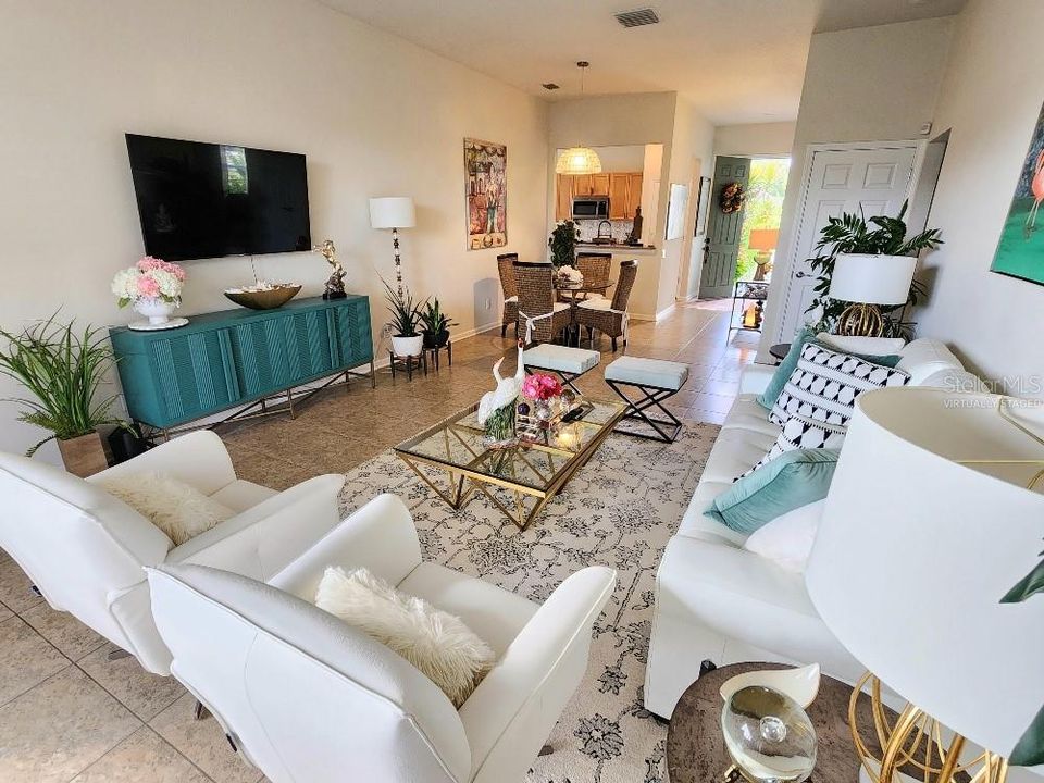 En Venta: $349,000 (4 camas, 2 baños, 1604 Pies cuadrados)