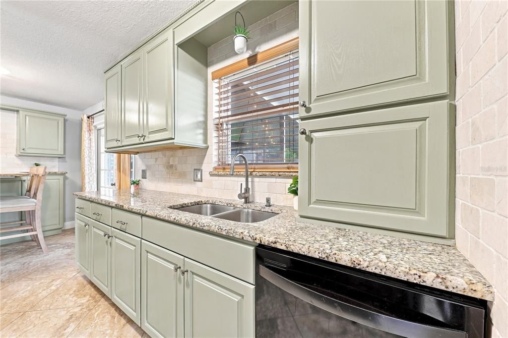 For Sale: $324,900 (3 beds, 1 baths, 1125 Square Feet)