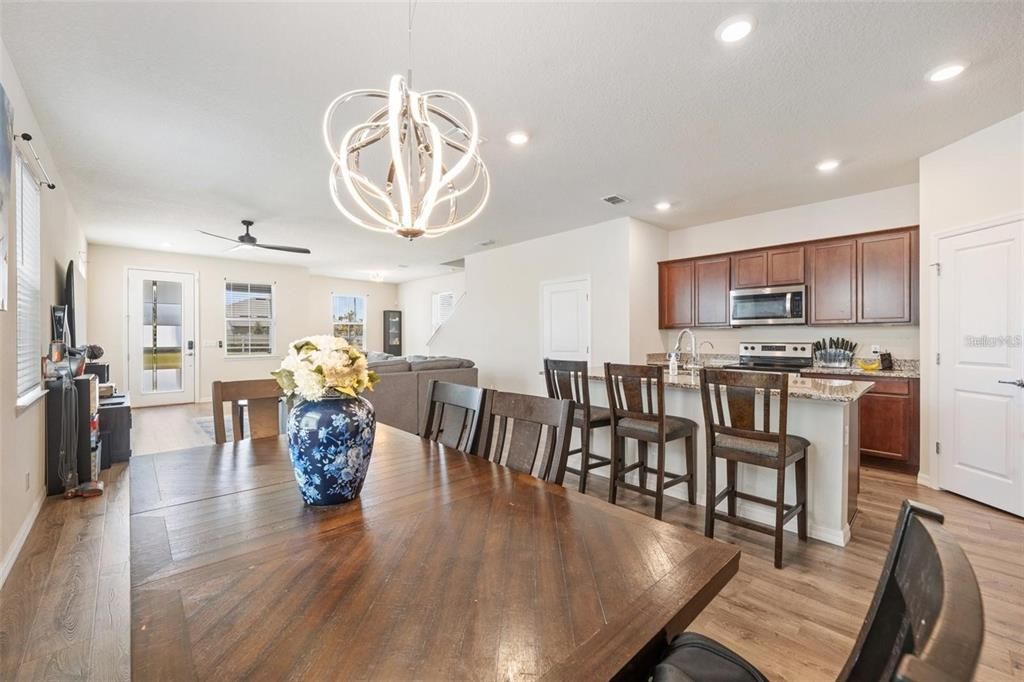 For Rent: $2,500 (3 beds, 2 baths, 1748 Square Feet)
