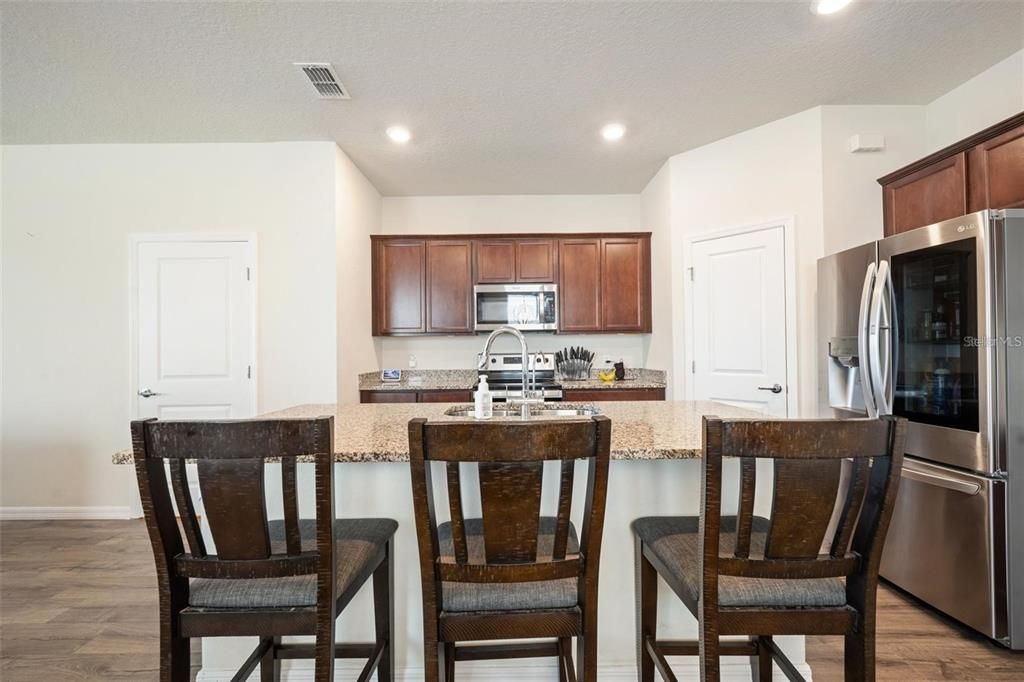 For Rent: $2,500 (3 beds, 2 baths, 1748 Square Feet)