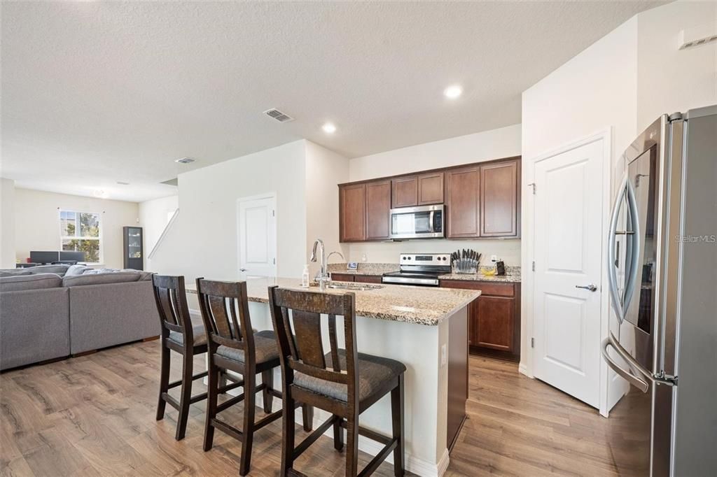 For Rent: $2,500 (3 beds, 2 baths, 1748 Square Feet)