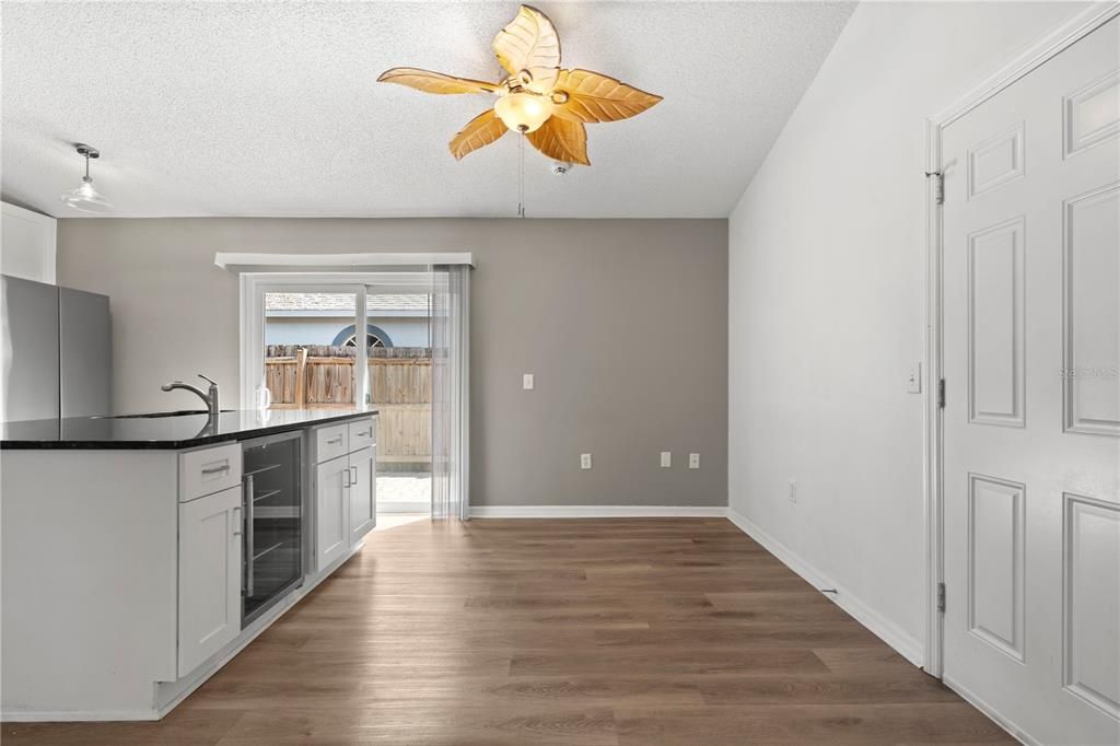 For Sale: $309,900 (3 beds, 2 baths, 1158 Square Feet)