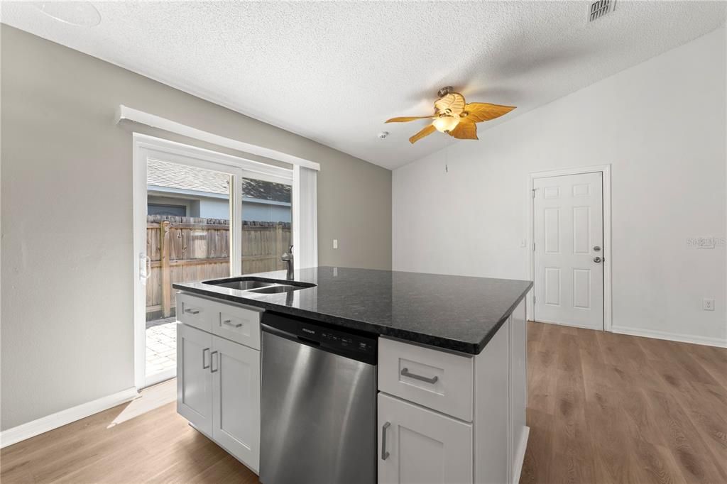 For Sale: $309,900 (3 beds, 2 baths, 1158 Square Feet)