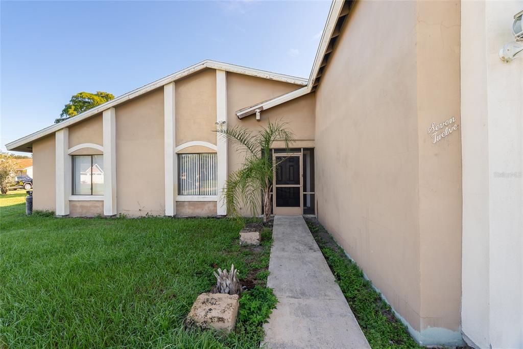 For Rent: $1,900 (4 beds, 2 baths, 1633 Square Feet)