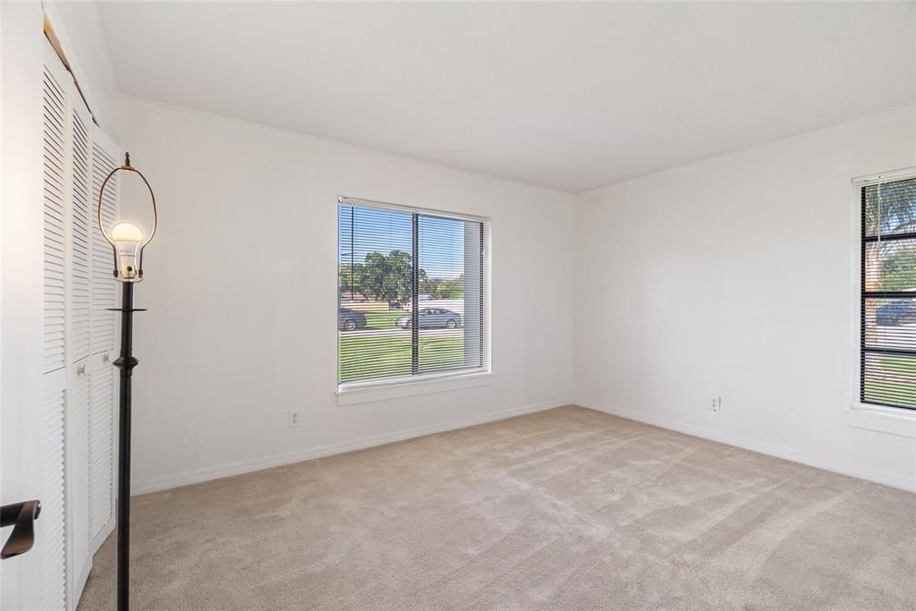 For Rent: $1,900 (4 beds, 2 baths, 1633 Square Feet)