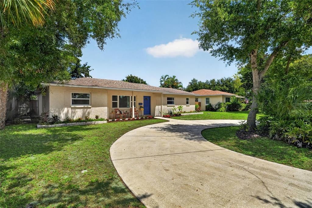 For Sale: $624,900 (4 beds, 2 baths, 1940 Square Feet)