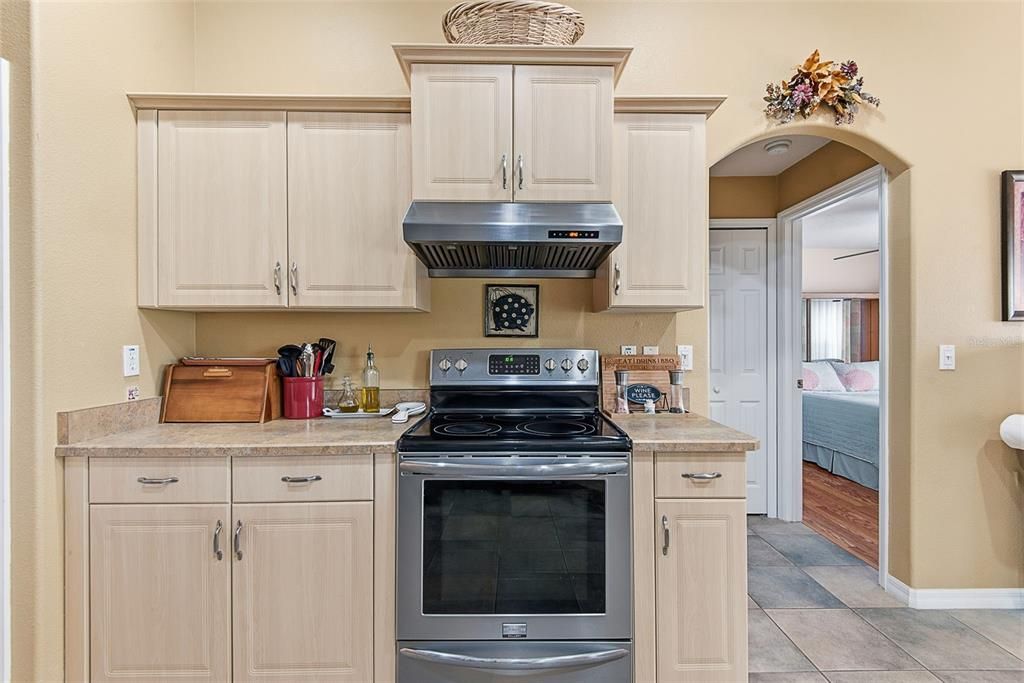 For Sale: $400,000 (3 beds, 2 baths, 1789 Square Feet)