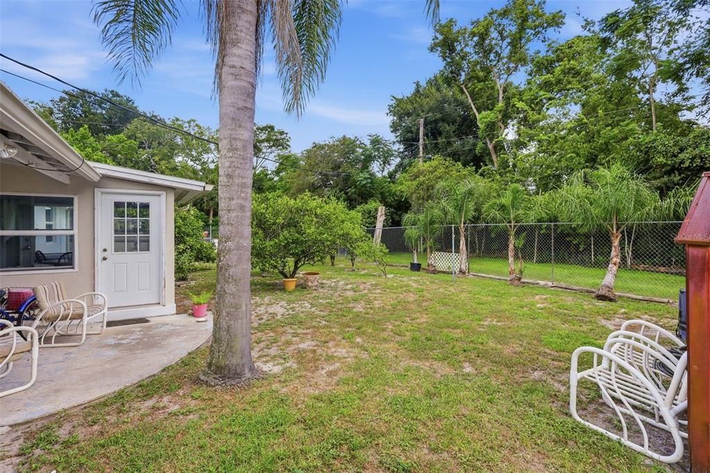 For Sale: $219,900 (2 beds, 1 baths, 1030 Square Feet)