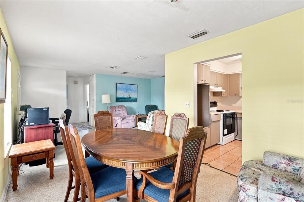 For Sale: $219,900 (2 beds, 1 baths, 1030 Square Feet)