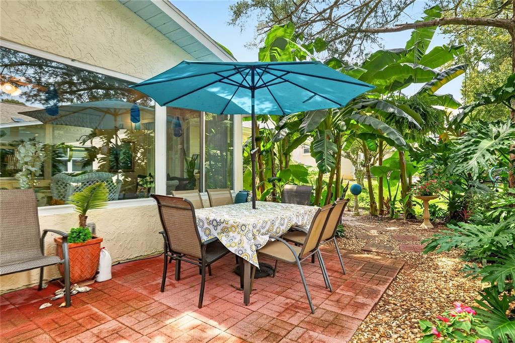 На продажу: $159,900 (2 спален, 2 ванн, 1368 Квадратных фут)