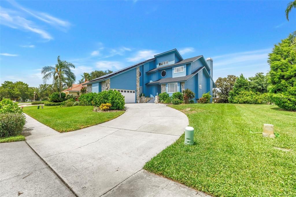 For Sale: $799,000 (4 beds, 3 baths, 2785 Square Feet)