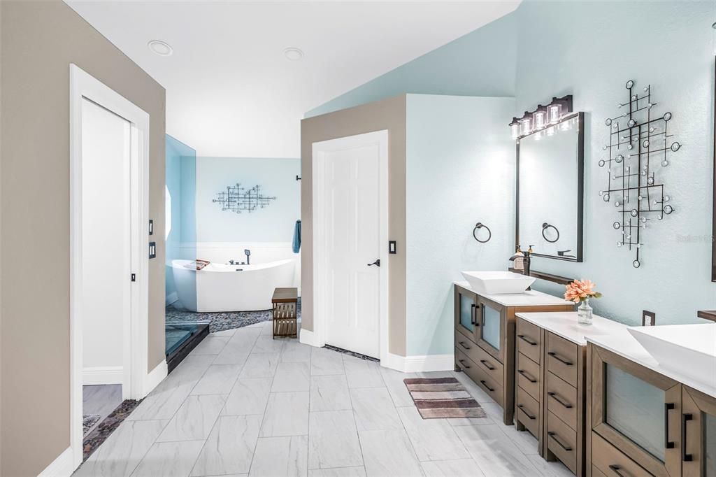 For Sale: $799,000 (4 beds, 3 baths, 2785 Square Feet)