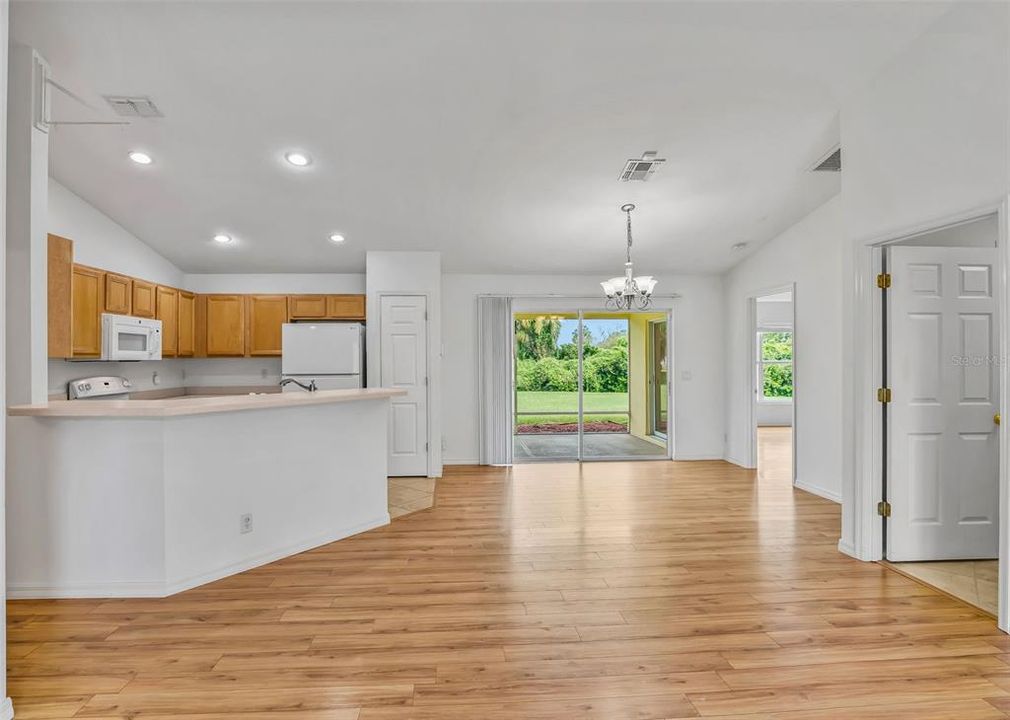 For Sale: $328,500 (3 beds, 2 baths, 1519 Square Feet)