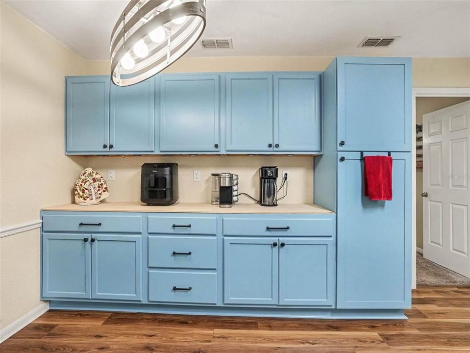 For Sale: $307,000 (3 beds, 2 baths, 1552 Square Feet)