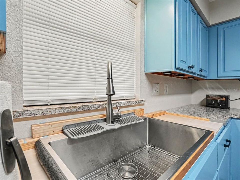 For Sale: $307,000 (3 beds, 2 baths, 1552 Square Feet)