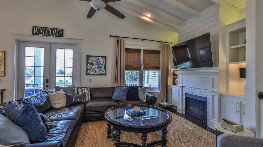 For Sale: $2,390,000 (4 beds, 4 baths, 2822 Square Feet)