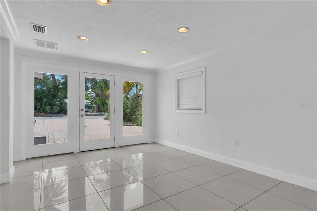 For Rent: $3,500 (3 beds, 2 baths, 1658 Square Feet)