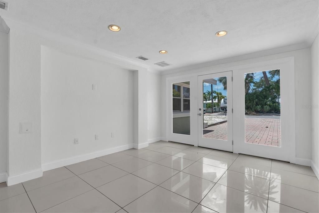 For Rent: $3,500 (3 beds, 2 baths, 1658 Square Feet)