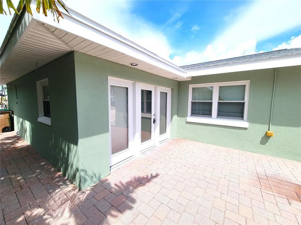 For Rent: $3,500 (3 beds, 2 baths, 1658 Square Feet)
