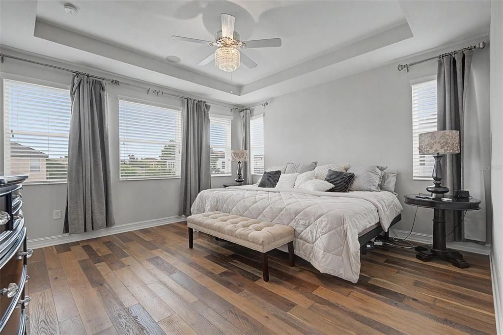 En Venta: $635,000 (4 camas, 3 baños, 2825 Pies cuadrados)