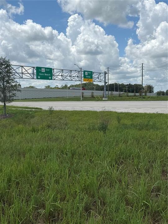 待售: $3,850,000 (5.54 acres)