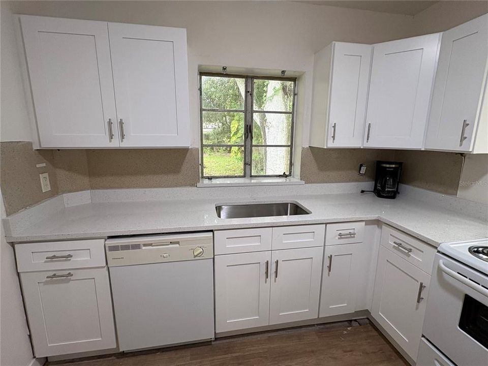 For Rent: $2,500 (4 beds, 2 baths, 1201 Square Feet)
