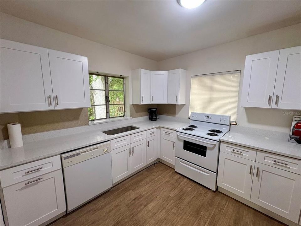 For Rent: $2,500 (4 beds, 2 baths, 1201 Square Feet)