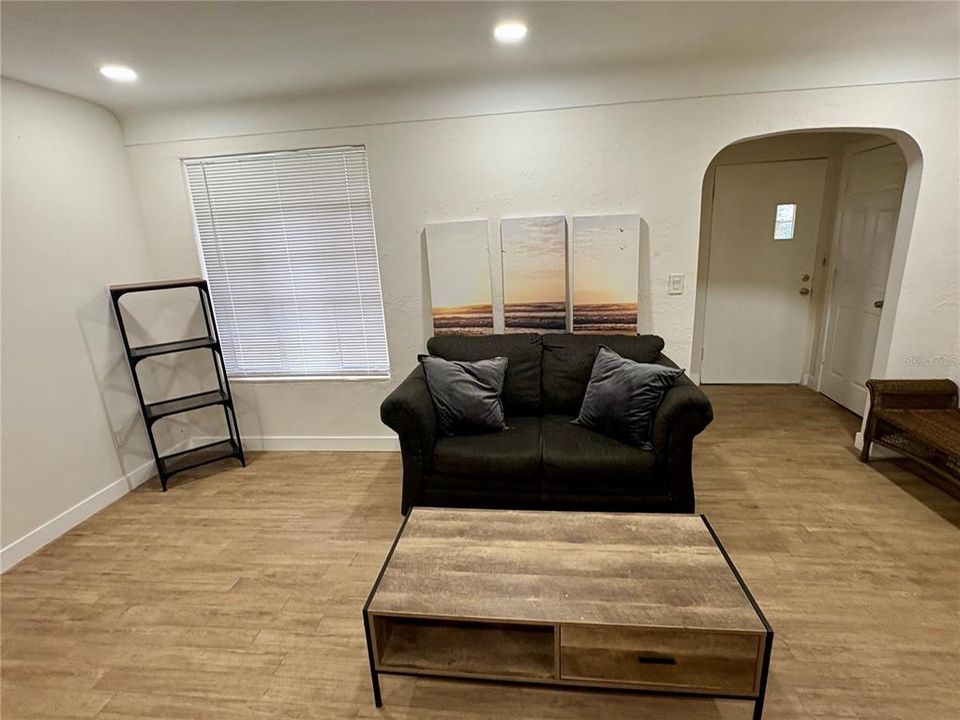 For Rent: $2,500 (4 beds, 2 baths, 1201 Square Feet)