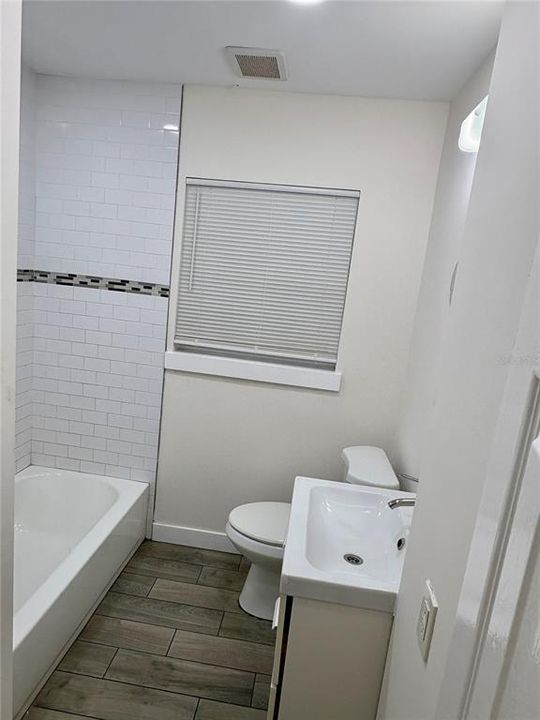 For Rent: $2,500 (4 beds, 2 baths, 1201 Square Feet)