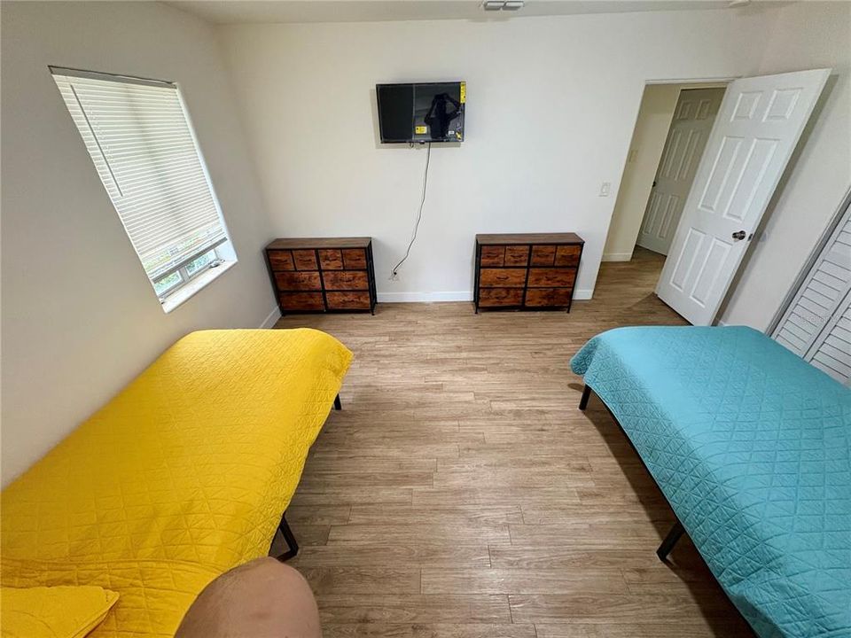 For Rent: $2,500 (4 beds, 2 baths, 1201 Square Feet)