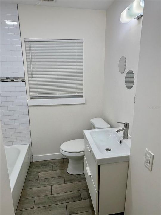For Rent: $2,500 (4 beds, 2 baths, 1201 Square Feet)