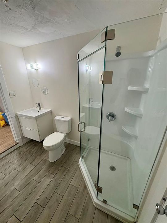 For Rent: $2,500 (4 beds, 2 baths, 1201 Square Feet)