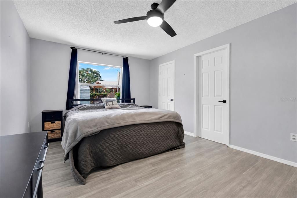 Active With Contract: $279,900 (3 beds, 2 baths, 1192 Square Feet)