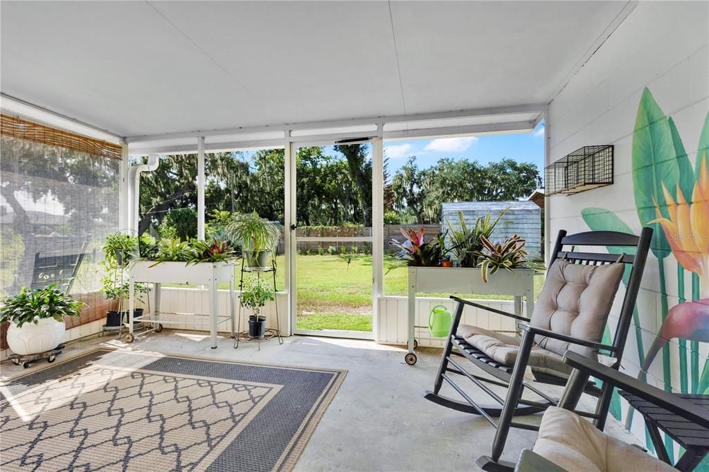Active With Contract: $279,900 (3 beds, 2 baths, 1192 Square Feet)