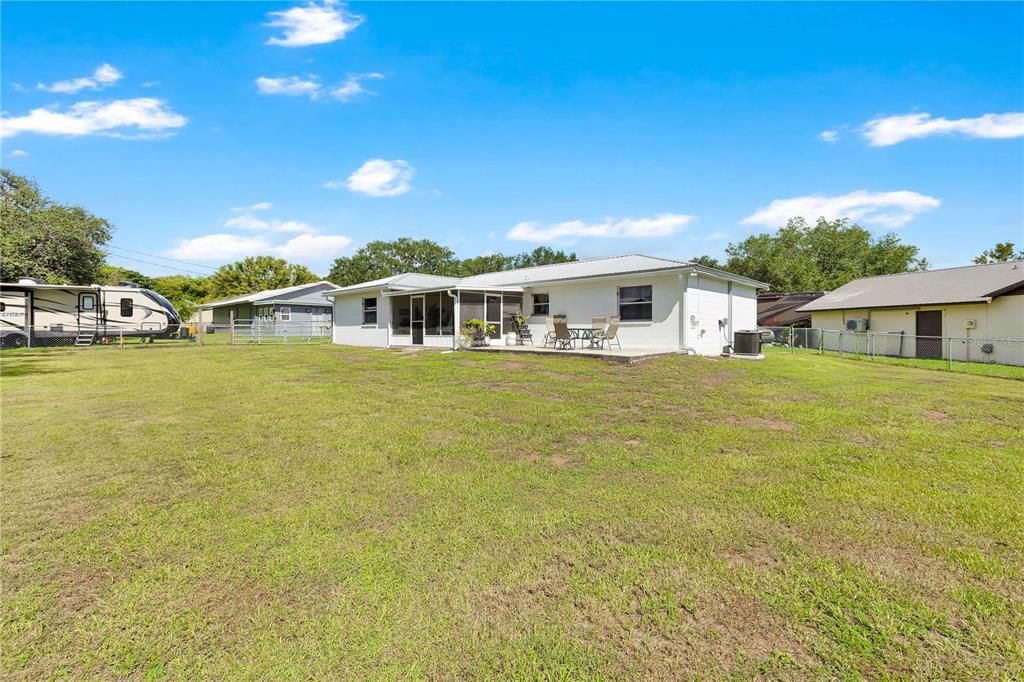 Active With Contract: $279,900 (3 beds, 2 baths, 1192 Square Feet)